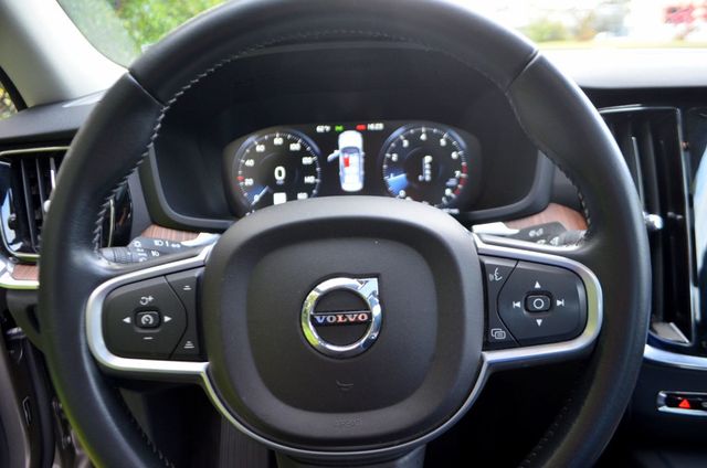 2019 Volvo S60 Low Mileage T6 Momentum / charming color - 22926548 - 28