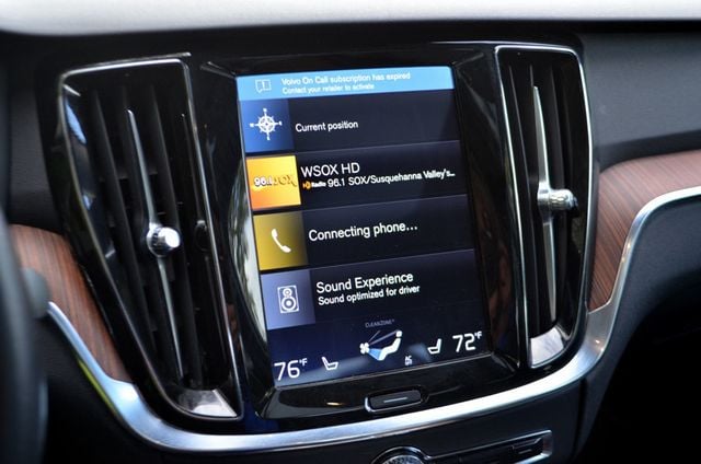 2019 Volvo S60 Low Mileage T6 Momentum / charming color - 22926548 - 29