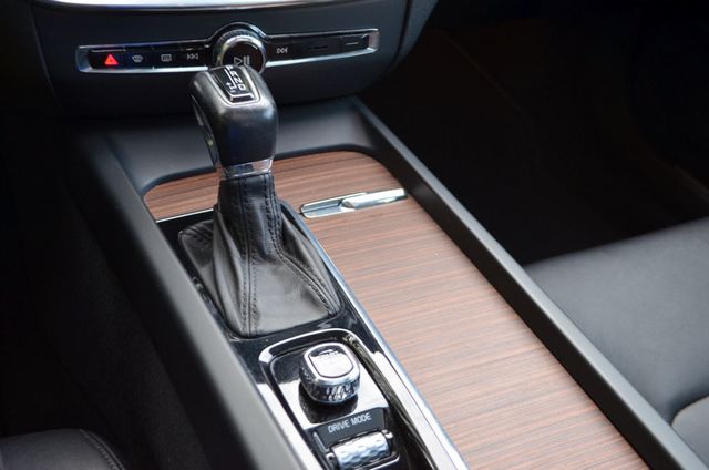 2019 Volvo S60 Low Mileage T6 Momentum / charming color - 22926548 - 30