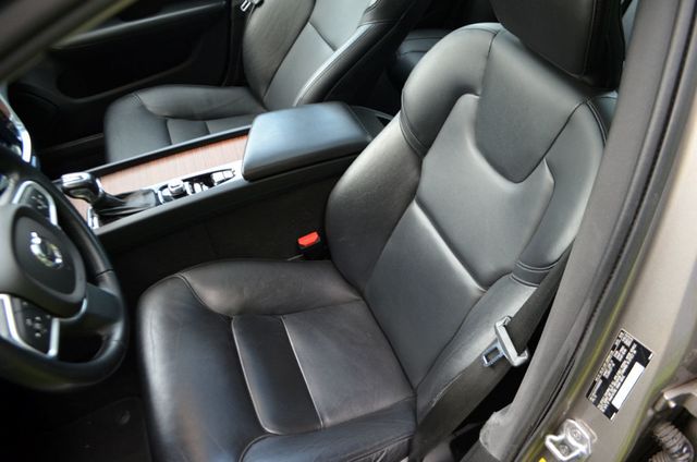 2019 Volvo S60 Low Mileage T6 Momentum / charming color - 22926548 - 31