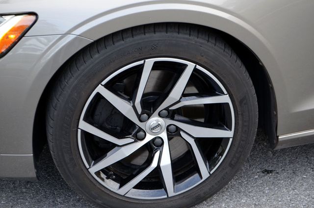 2019 Volvo S60 Low Mileage T6 Momentum / charming color - 22926548 - 4