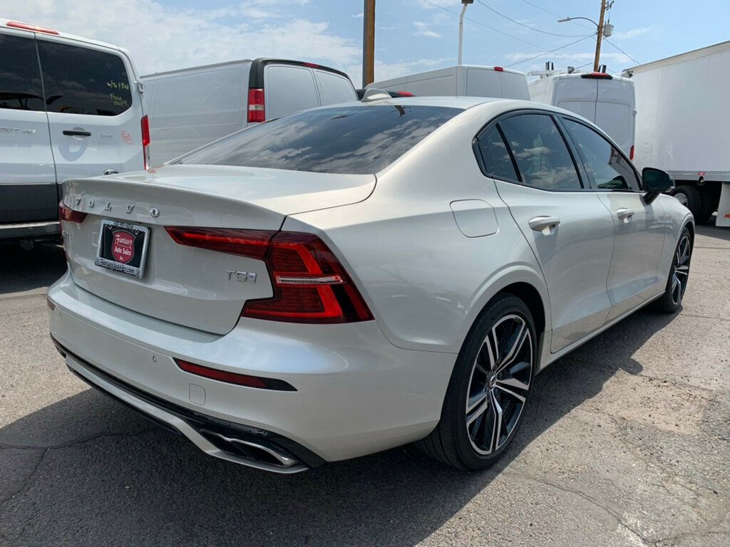2019 Volvo S60 T5 R-Design photo 17