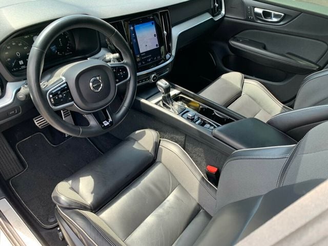 2019 Volvo S60 T5 FWD R-Design - 22905930 - 19
