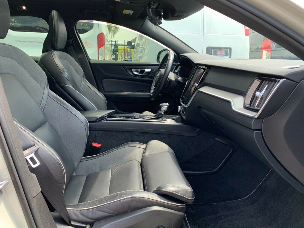 2019 Volvo S60 T5 R-Design photo 22