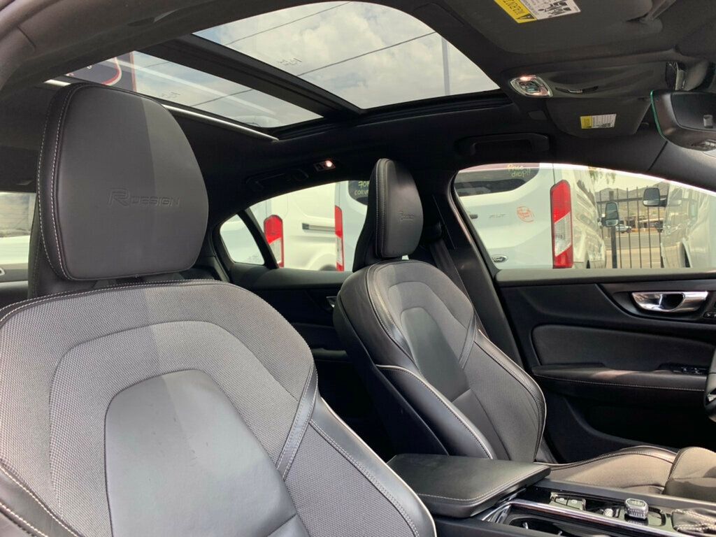 2019 Volvo S60 T5 R-Design photo 23