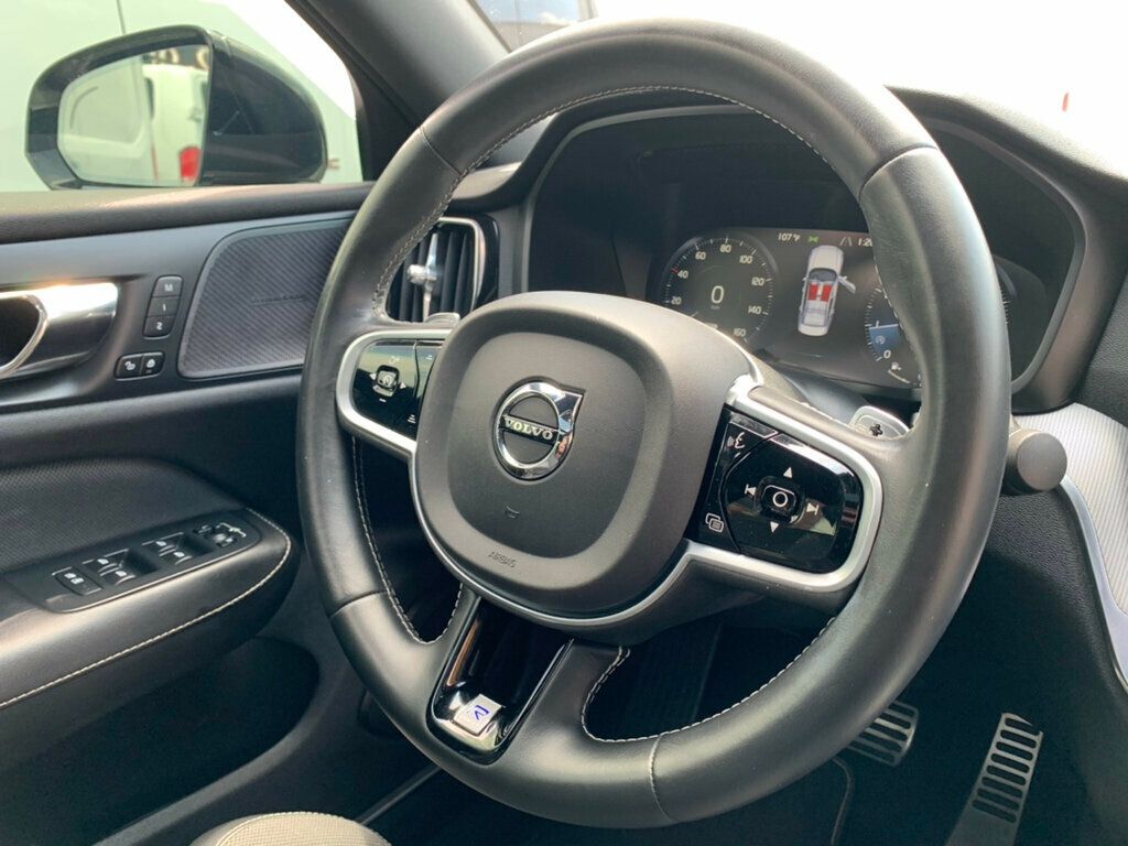 2019 Volvo S60 T5 R-Design photo 25