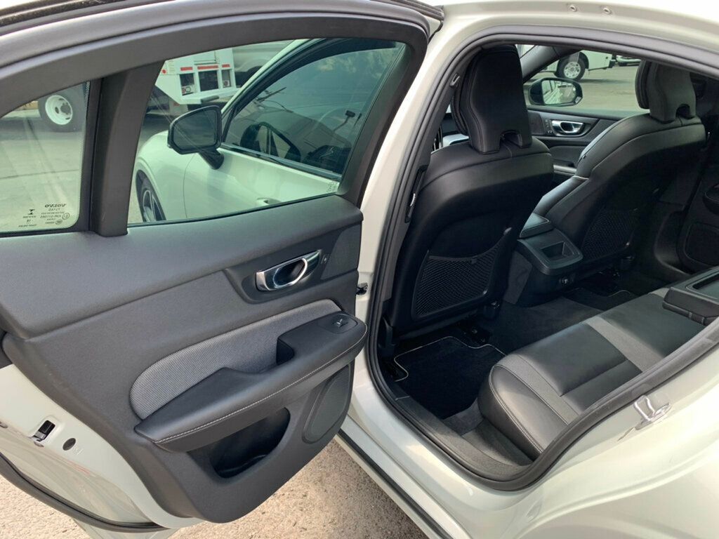 2019 Volvo S60 T5 R-Design photo 26