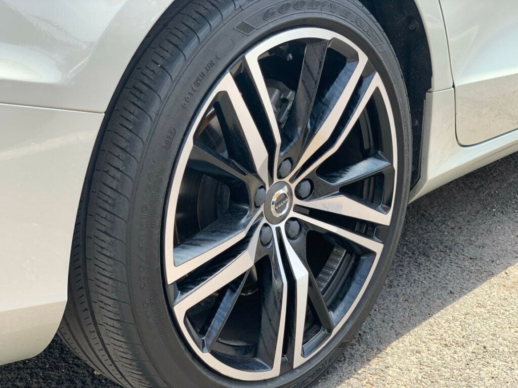 2019 Volvo S60 T5 R-Design photo 42