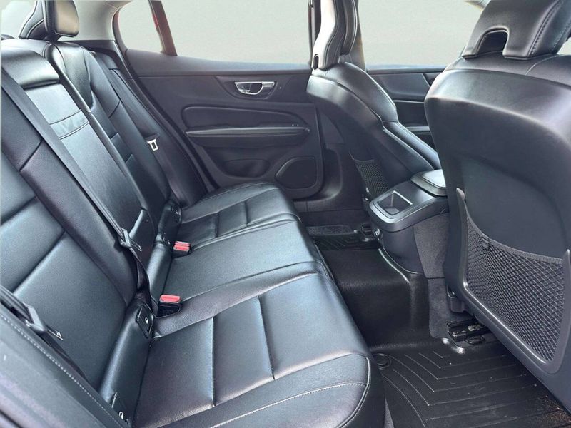 2019 Volvo S60 T6 AWD Momentum - 23038749 - 14