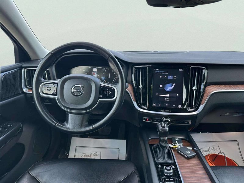 2019 Volvo S60 T6 AWD Momentum - 23038749 - 16