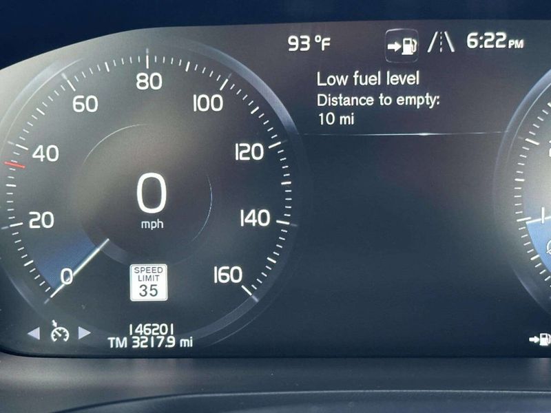 2019 Volvo S60 T6 AWD Momentum - 23038749 - 27