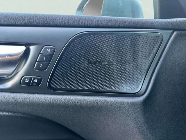 2019 Volvo S60 T6 AWD Momentum - 23038749 - 31