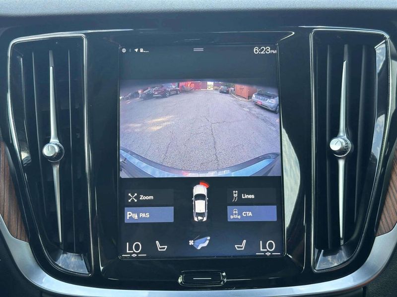 2019 Volvo S60 T6 AWD Momentum - 23038749 - 33