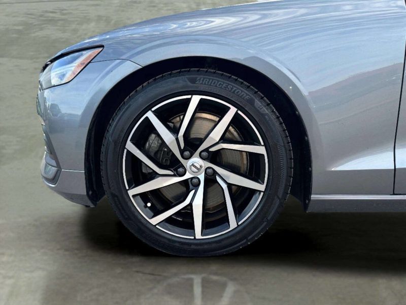 2019 Volvo S60 T6 AWD Momentum - 23038749 - 36