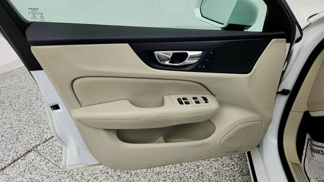 2019 Volvo S60 T6 AWD Momentum - 22965219 - 10