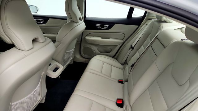 2019 Volvo S60 T6 AWD Momentum - 22965219 - 20