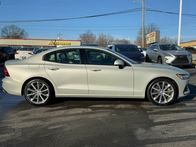 2019 Volvo S60 T6 AWD Momentum - 22749477 - 17