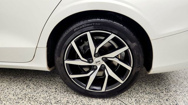 2019 Volvo S60 T6 AWD Momentum with Premium Package & Navigation System - 22965219 - 8