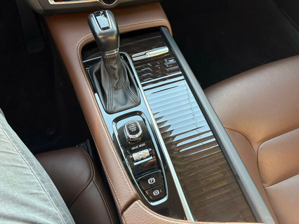 2019 Volvo S90 Local Trade/Momentum Pkg/Heated Seats/Blind Spot Monitor/NAV - 22943772 - 32