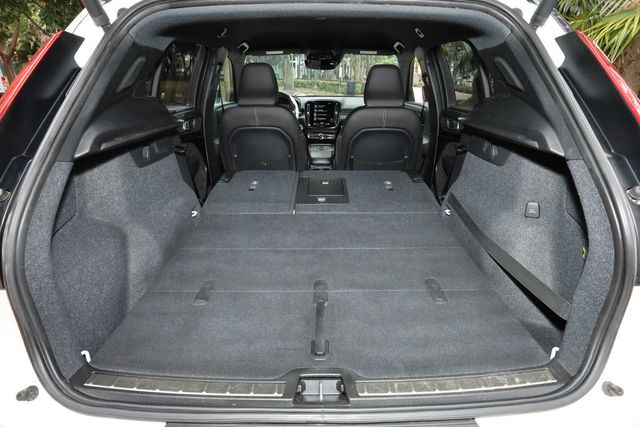 2019 Volvo XC40 T4 FWD R-Design - 22981626 - 11