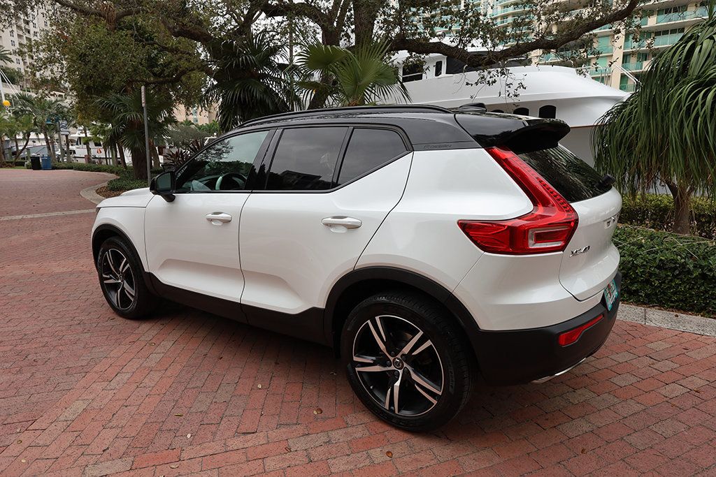 2019 Volvo XC40 T4 FWD R-Design - 22981626 - 17
