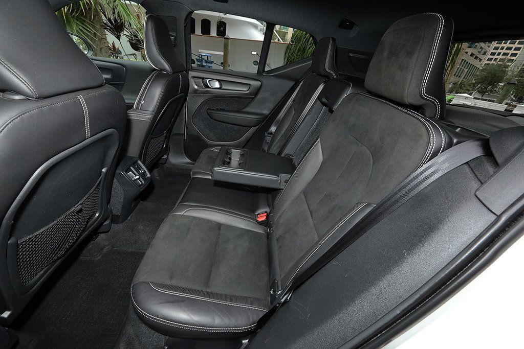2019 Volvo XC40 T4 FWD R-Design - 22981626 - 27