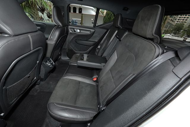 2019 Volvo XC40 T4 FWD R-Design - 22981626 - 27