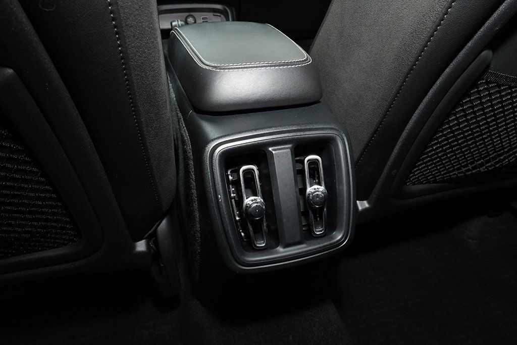 2019 Volvo XC40 T4 FWD R-Design - 22981626 - 29