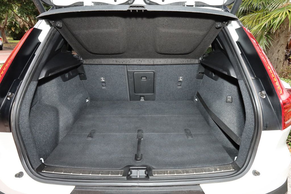 2019 Volvo XC40 T4 FWD R-Design - 22981626 - 30