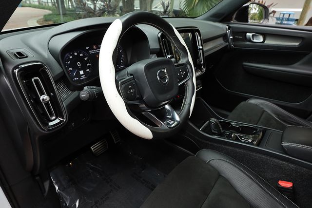 2019 Volvo XC40 T4 FWD R-Design - 22981626 - 36