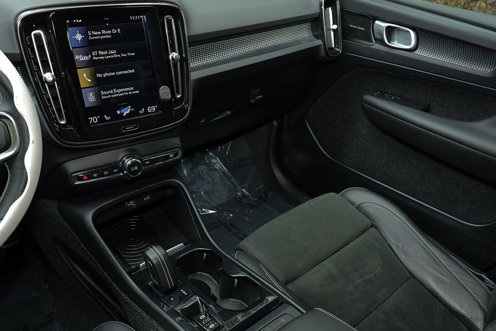2019 Volvo XC40 T4 FWD R-Design - 22981626 - 39