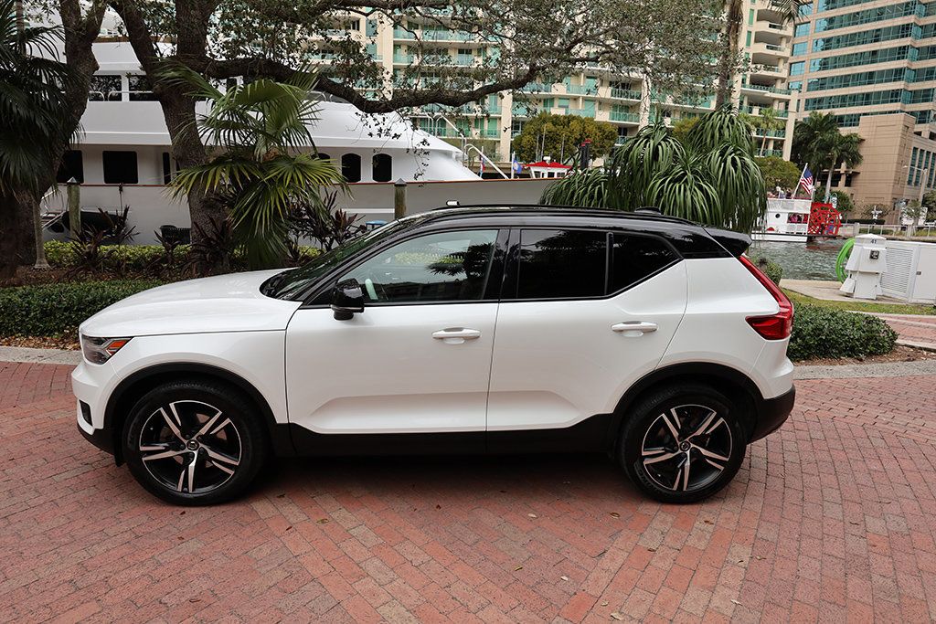 2019 Volvo XC40 T4 FWD R-Design - 22981626 - 61