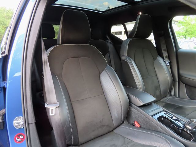2019 Volvo XC40 T5 AWD R-Design - 23045544 - 28