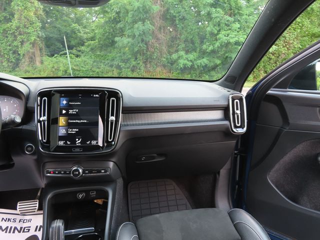 2019 Volvo XC40 T5 AWD R-Design - 23045544 - 36