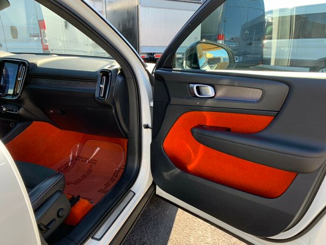 2019 Volvo XC40 T5 AWD R-Design - 22952119 - 19