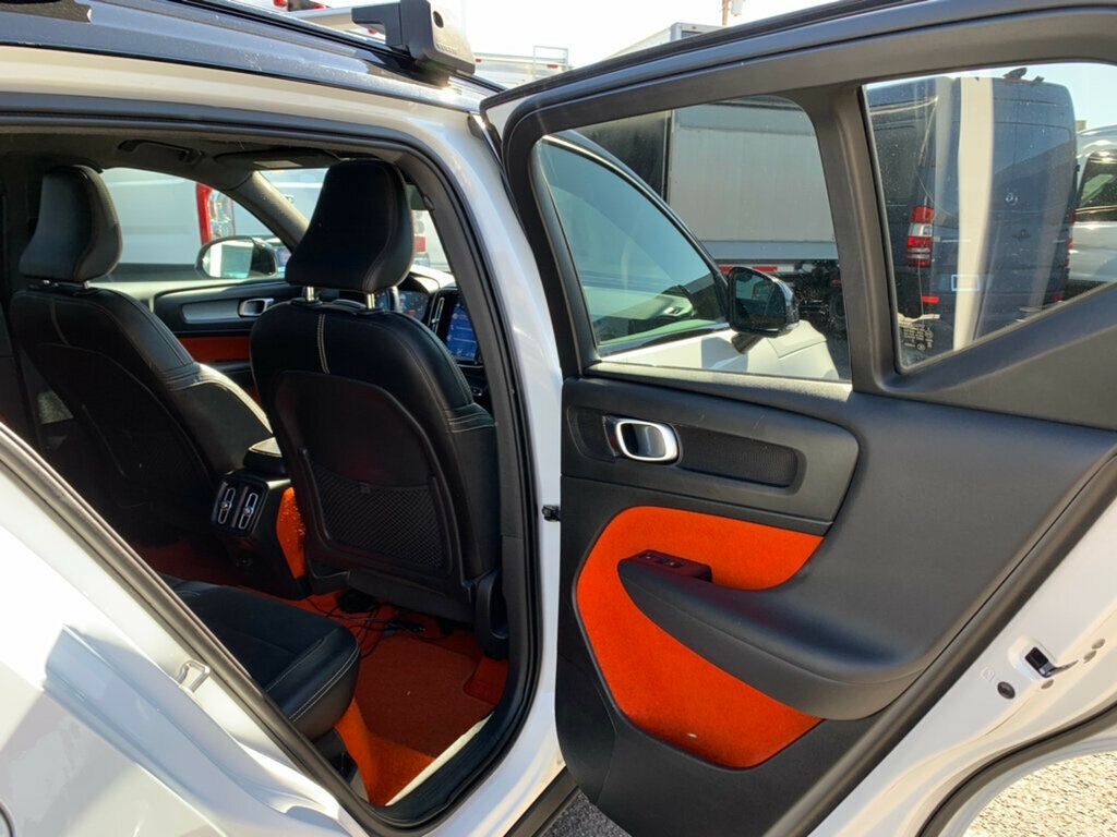 2019 Volvo XC40 T5 AWD R-Design - 22952119 - 32