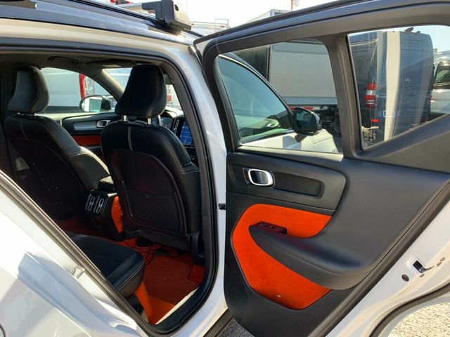 2019 Volvo XC40 T5 AWD R-Design - 22952119 - 32