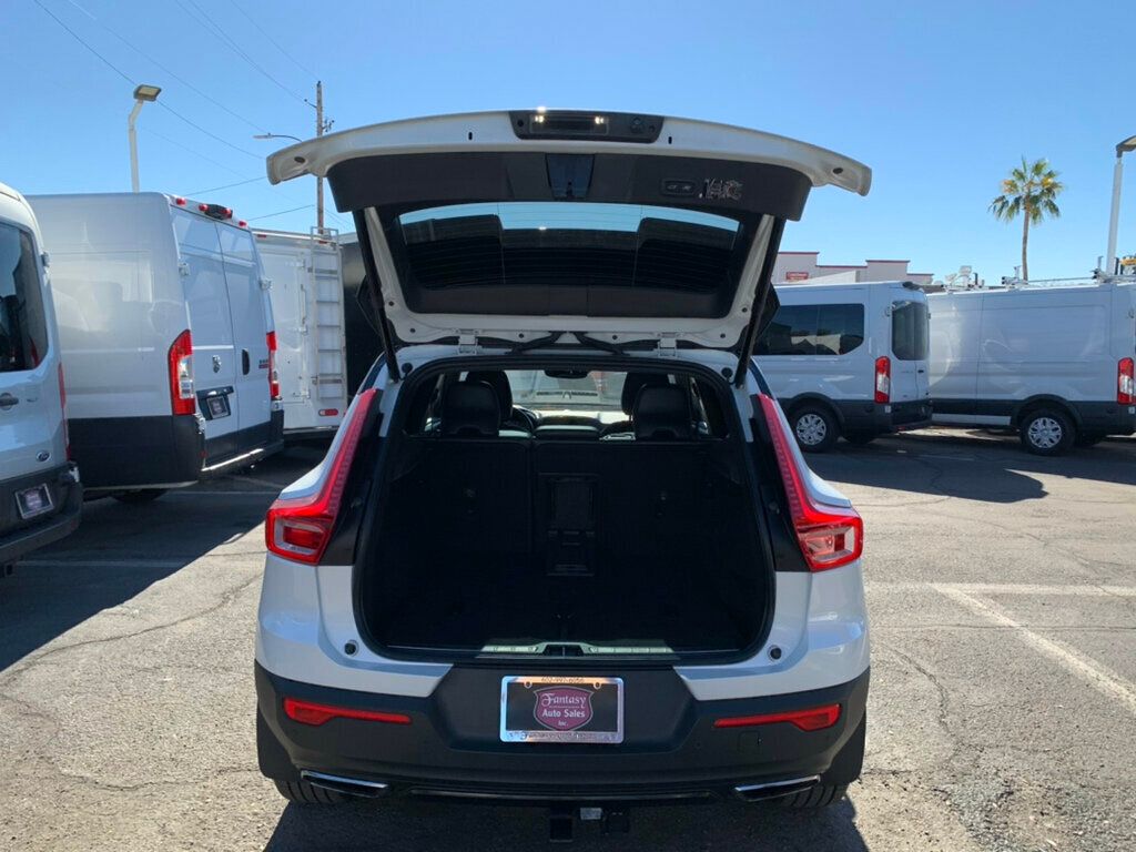 2019 Volvo XC40 T5 AWD R-Design - 22952119 - 40