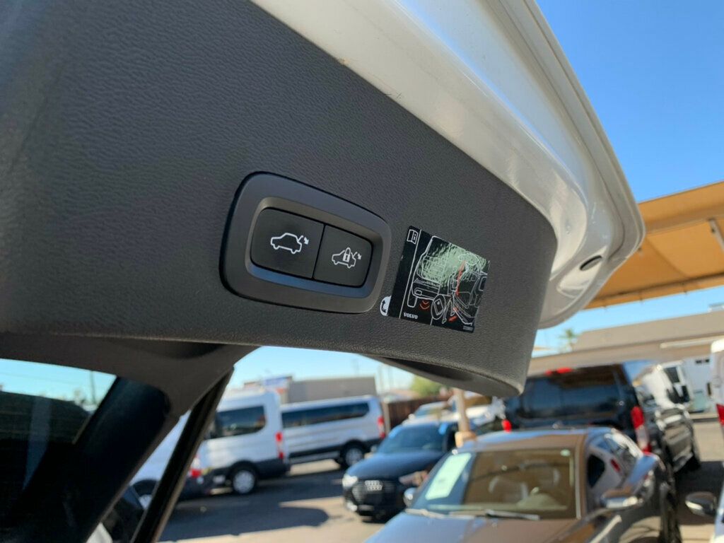 2019 Volvo XC40 T5 AWD R-Design - 22952119 - 43