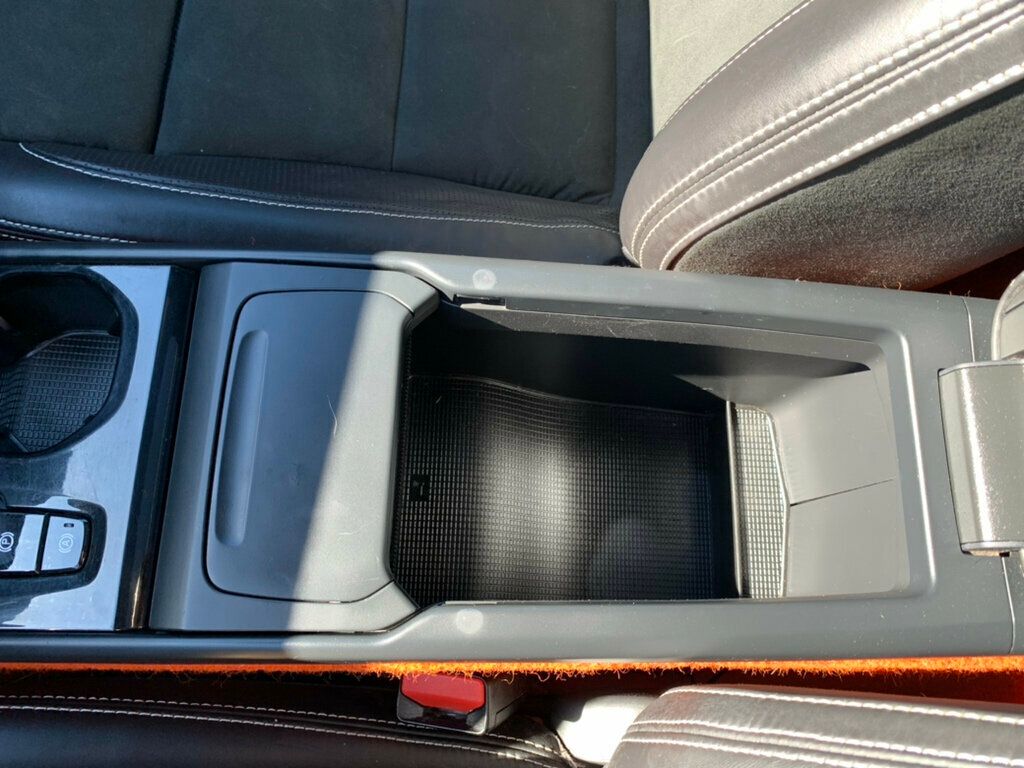 2019 Volvo XC40 T5 AWD R-Design - 22952119 - 47