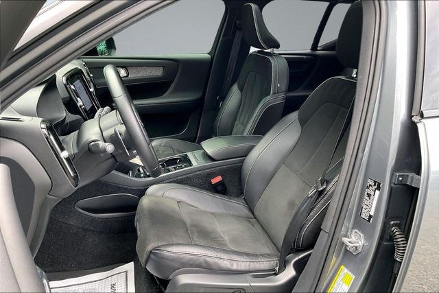 2019 Volvo XC40 T5 AWD R-Design - 23031206 - 9