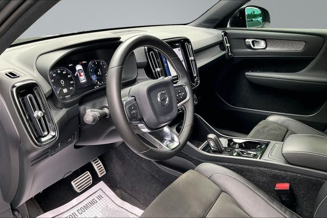 2019 Volvo XC40 T5 AWD R-Design - 23031206 - 10
