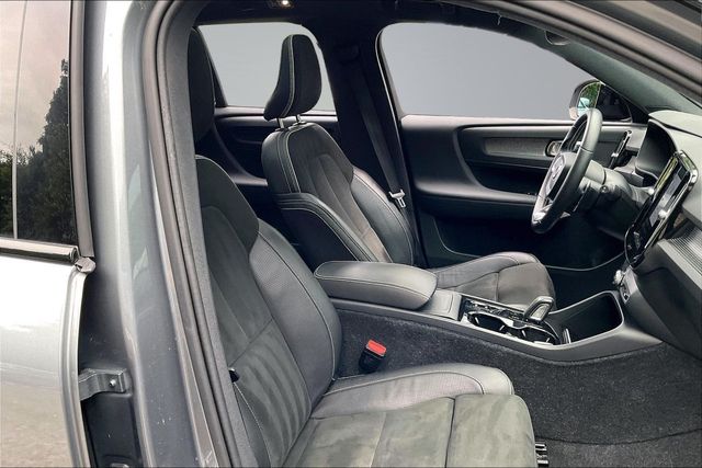2019 Volvo XC40 T5 AWD R-Design - 23031206 - 13