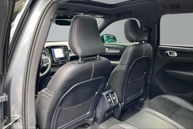 2019 Volvo XC40 T5 AWD R-Design - 23031206 - 18