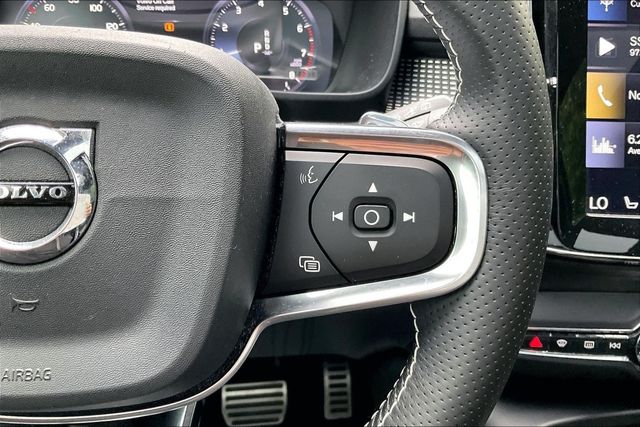 2019 Volvo XC40 T5 AWD R-Design - 23031206 - 22