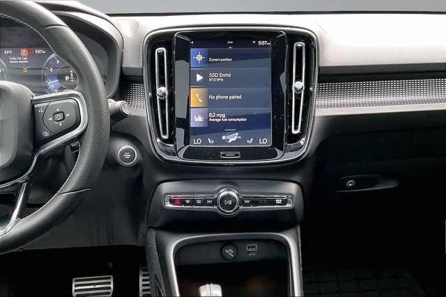 2019 Volvo XC40 T5 AWD R-Design - 23031206 - 24