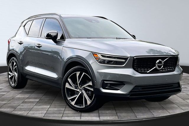 2019 Volvo XC40 T5 AWD R-Design - 23031206 - 2