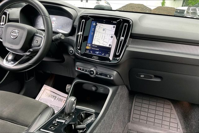 2019 Volvo XC40 T5 AWD R-Design - 23031206 - 32