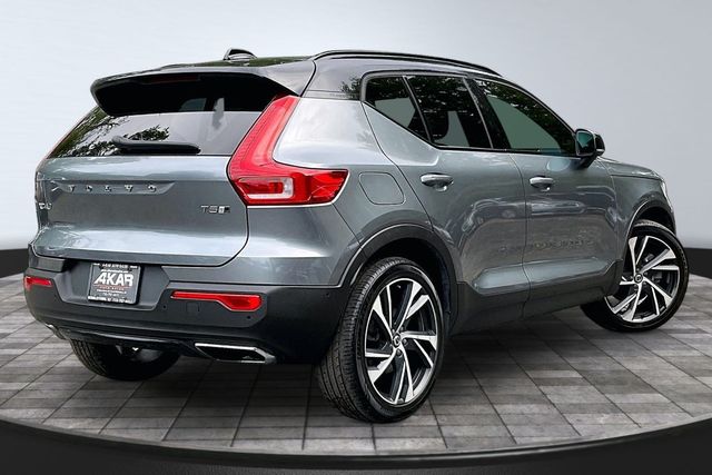 2019 Volvo XC40 T5 R-Design AWD's photo