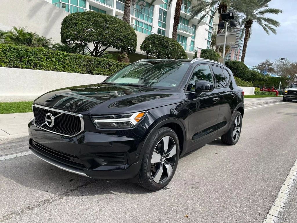 2019 Volvo XC40 T5 Momentum Sport Utility 4D - 22289176 - 3